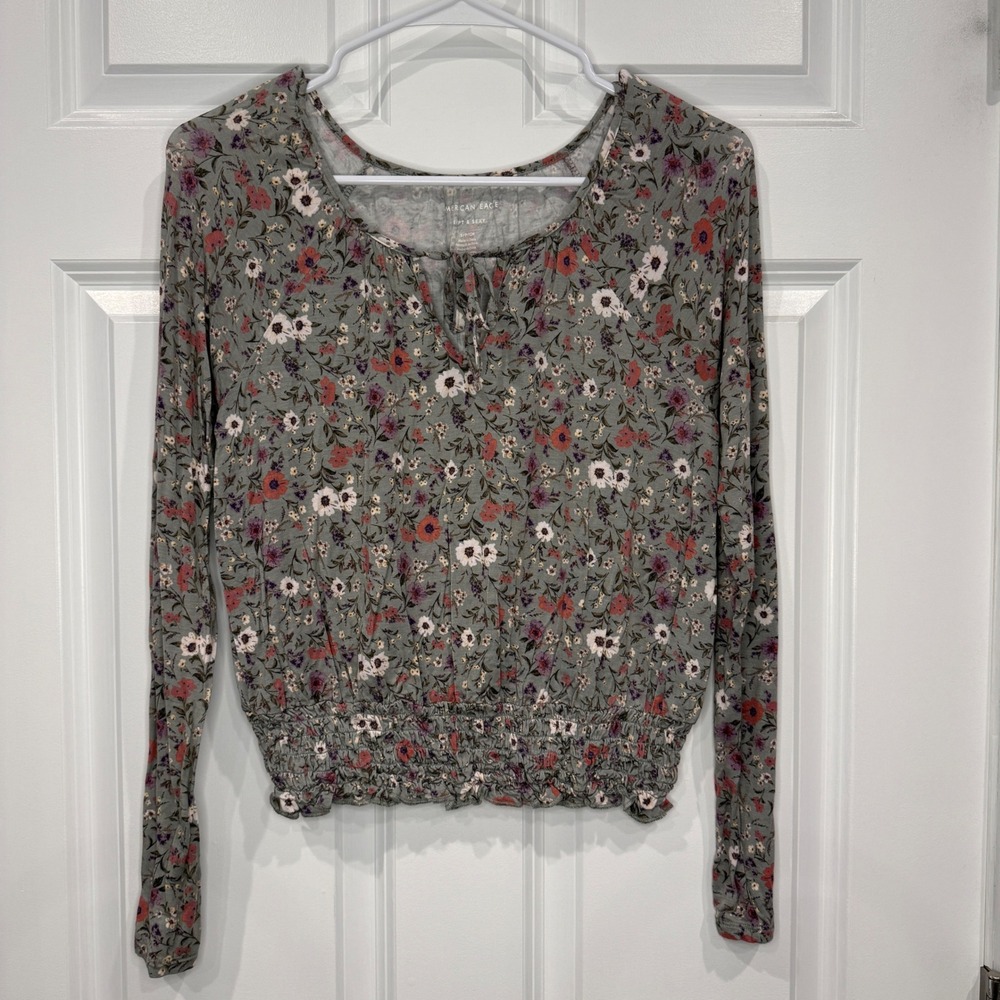 American Eagle Soft & Sexy Floral Smocked Tie Front Top Sage Green Size Small